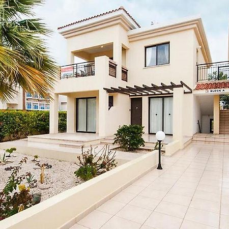 Beautiful 2-Bedroom Apartment - Great Location Paphos Esterno foto