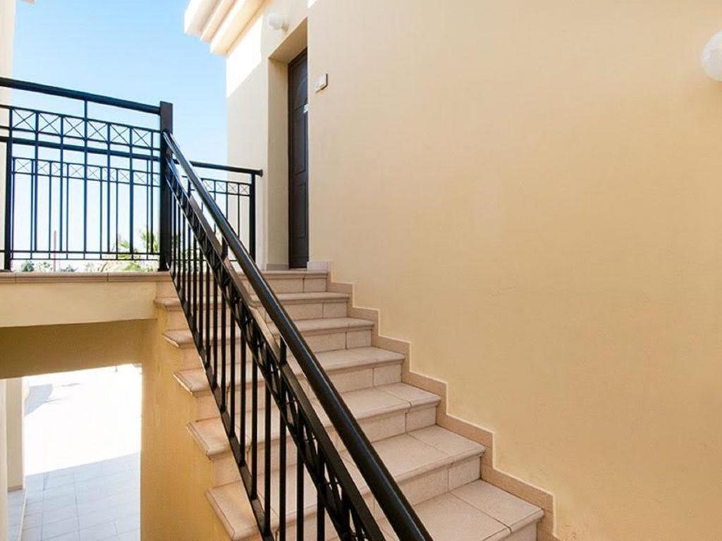 Beautiful 2-Bedroom Apartment - Great Location Paphos Esterno foto