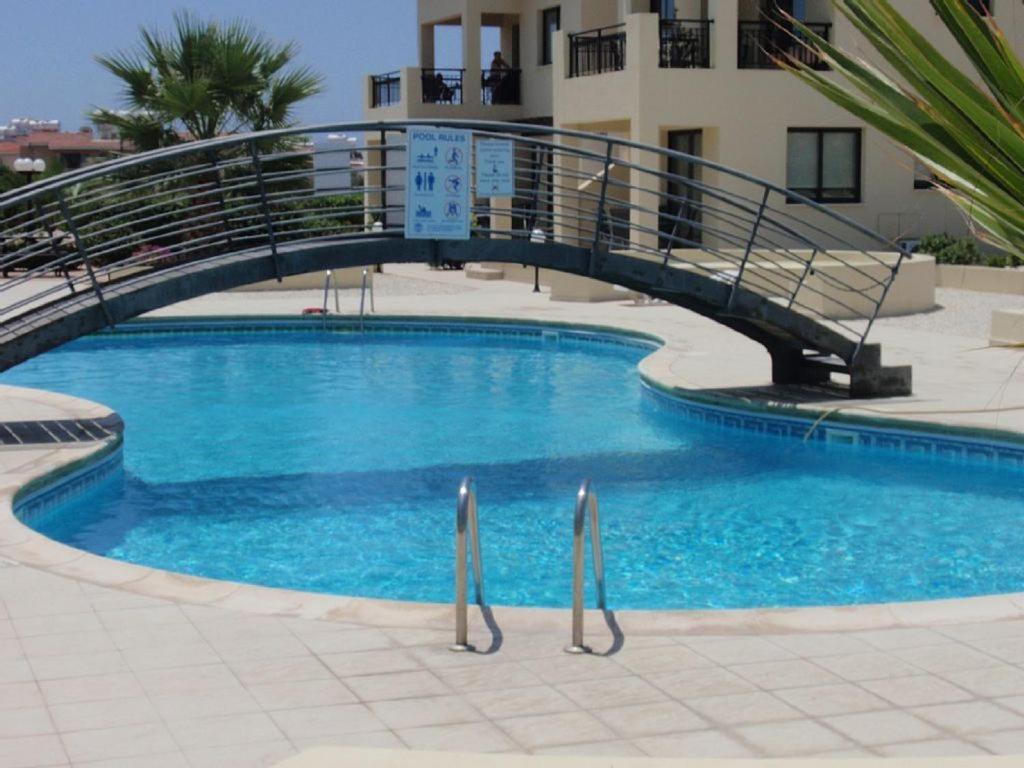 Beautiful 2-Bedroom Apartment - Great Location Paphos Esterno foto