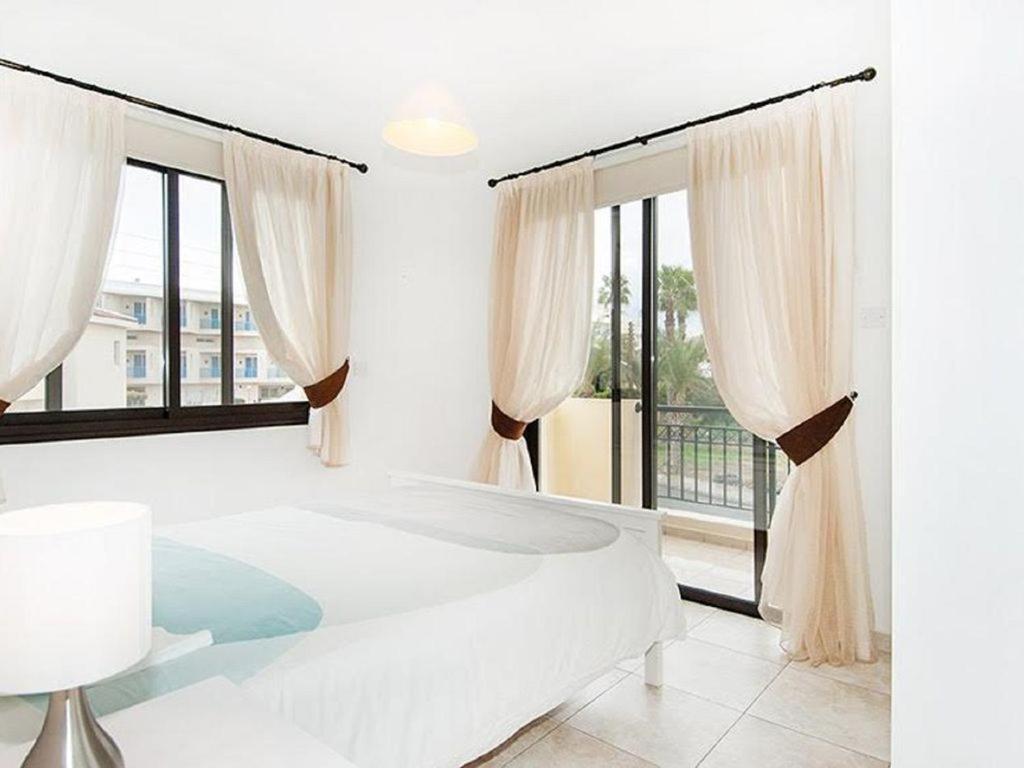 Beautiful 2-Bedroom Apartment - Great Location Paphos Esterno foto